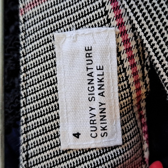 Curvy Signature Skinny Ankle Black/Red W/Pockets Pants. Size 4 NWOT - Picture 10 of 13